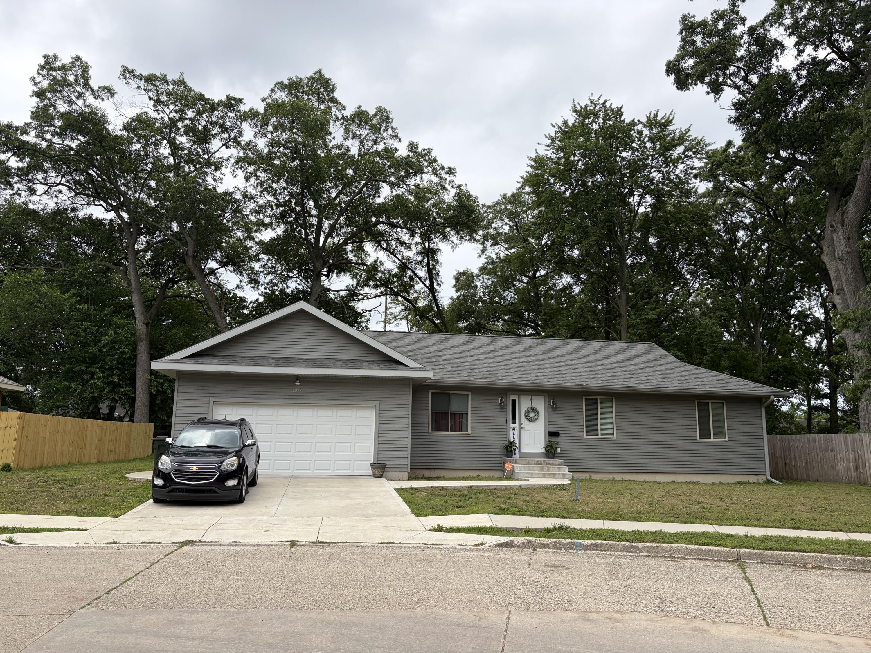 1077 Leonard Avenue Property Photo 2