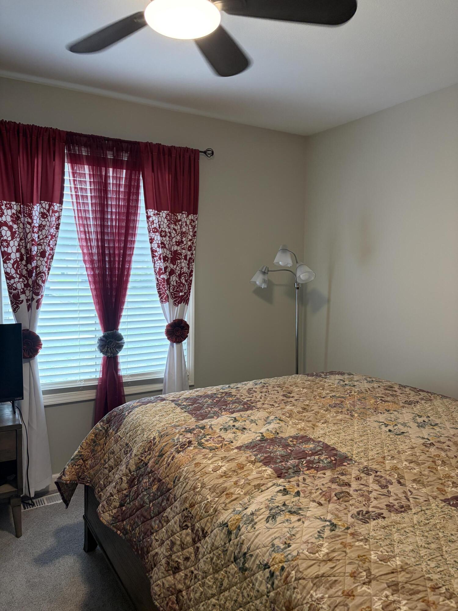 1077 Leonard Avenue Property Photo 14