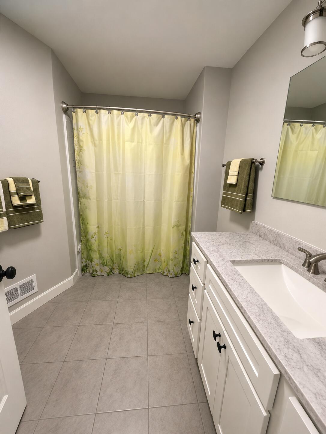 1077 Leonard Avenue Property Photo 21
