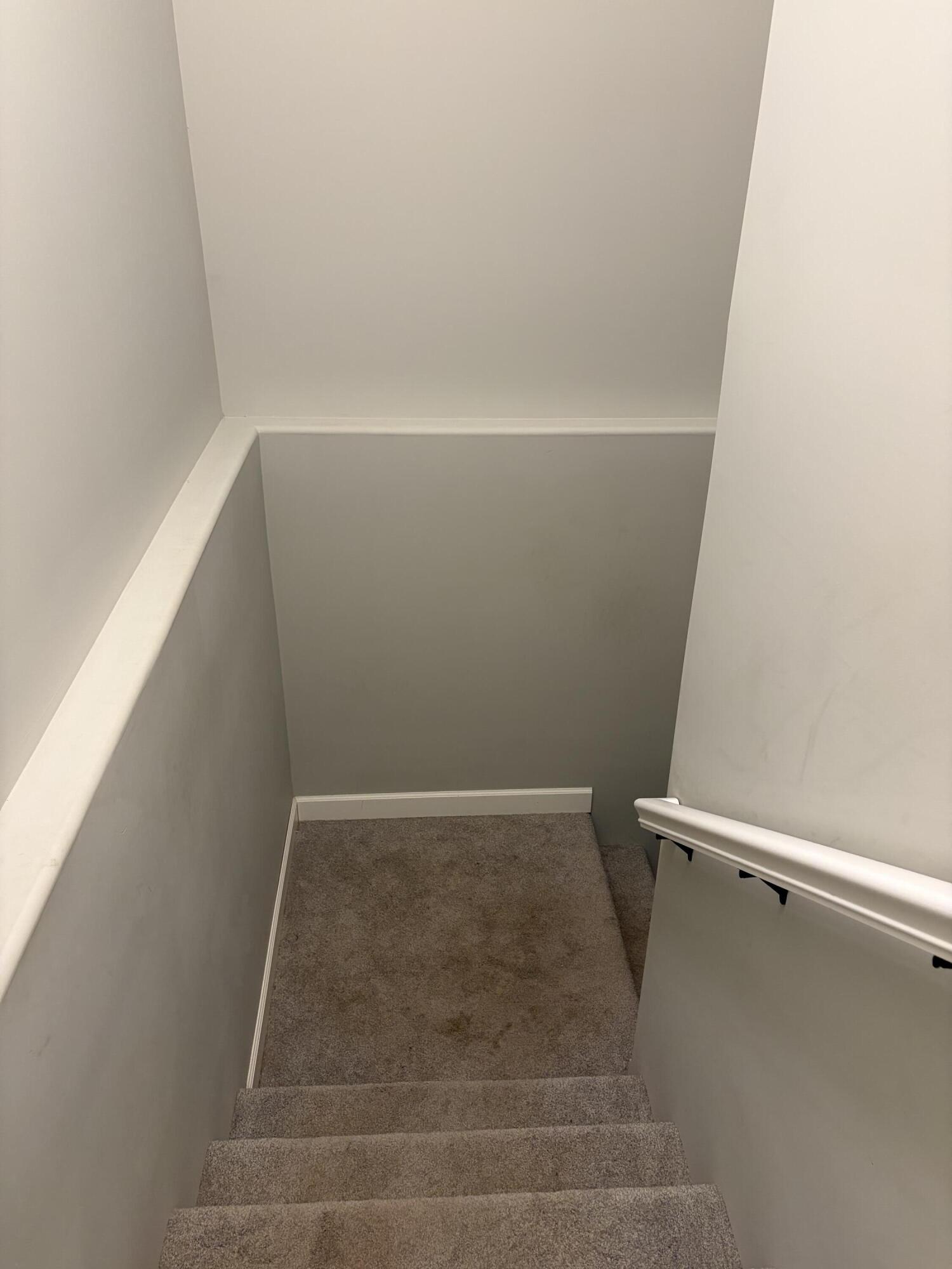 1077 Leonard Avenue Property Photo 25