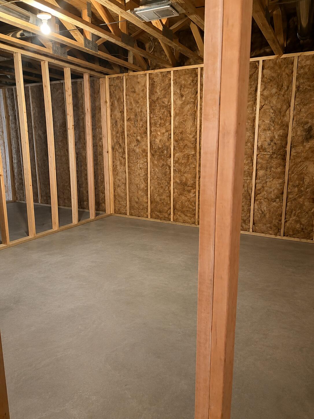 1077 Leonard Avenue Property Photo 28