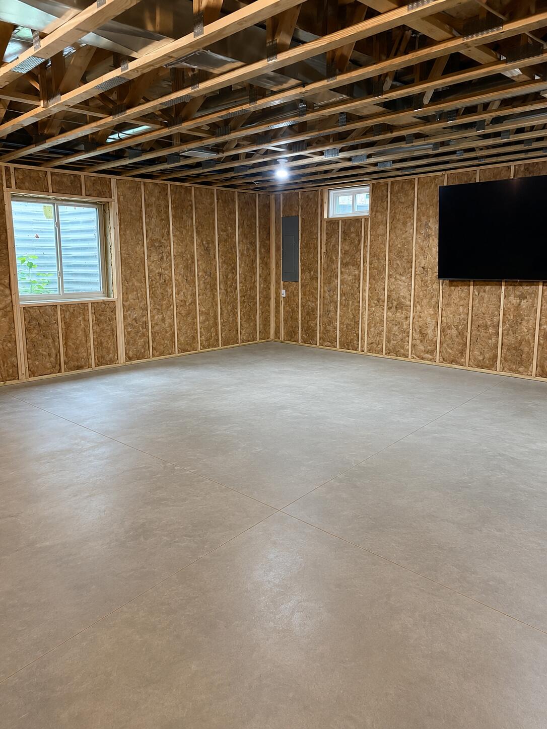 1077 Leonard Avenue Property Photo 31