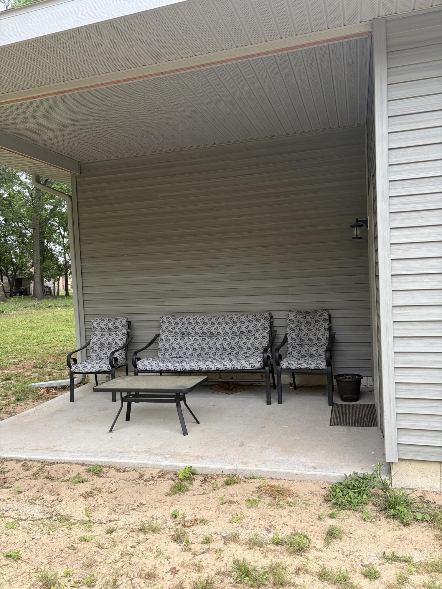 1077 Leonard Avenue Property Photo 32
