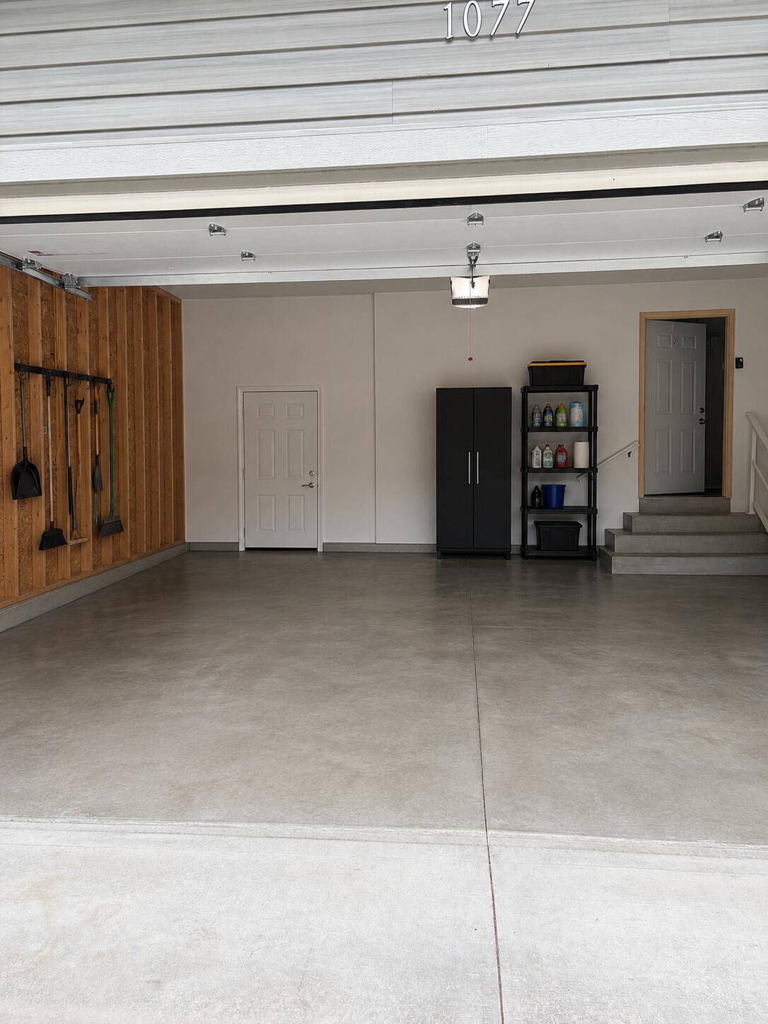 1077 Leonard Avenue Property Photo 35