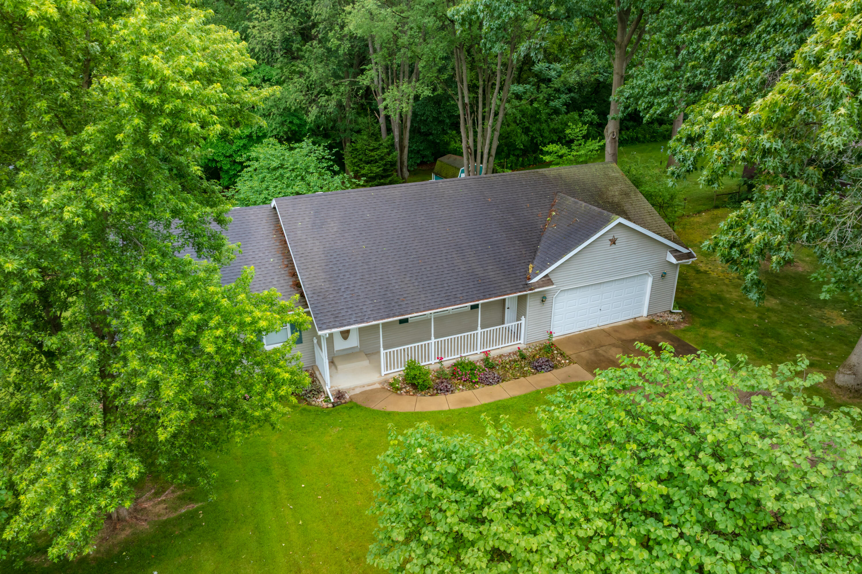 52135 Nancy Lane Property Photo 4