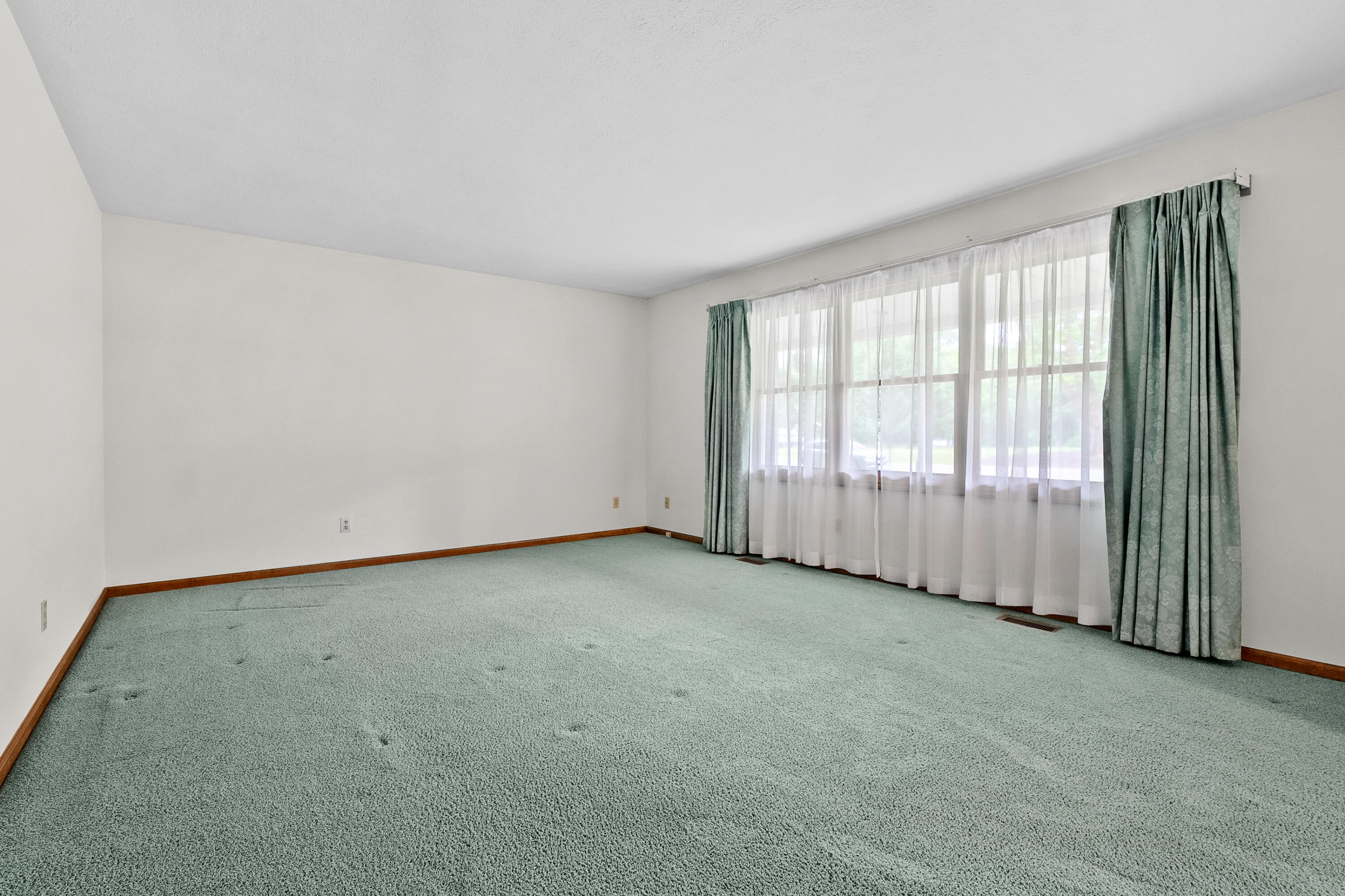 52135 Nancy Lane Property Photo 9