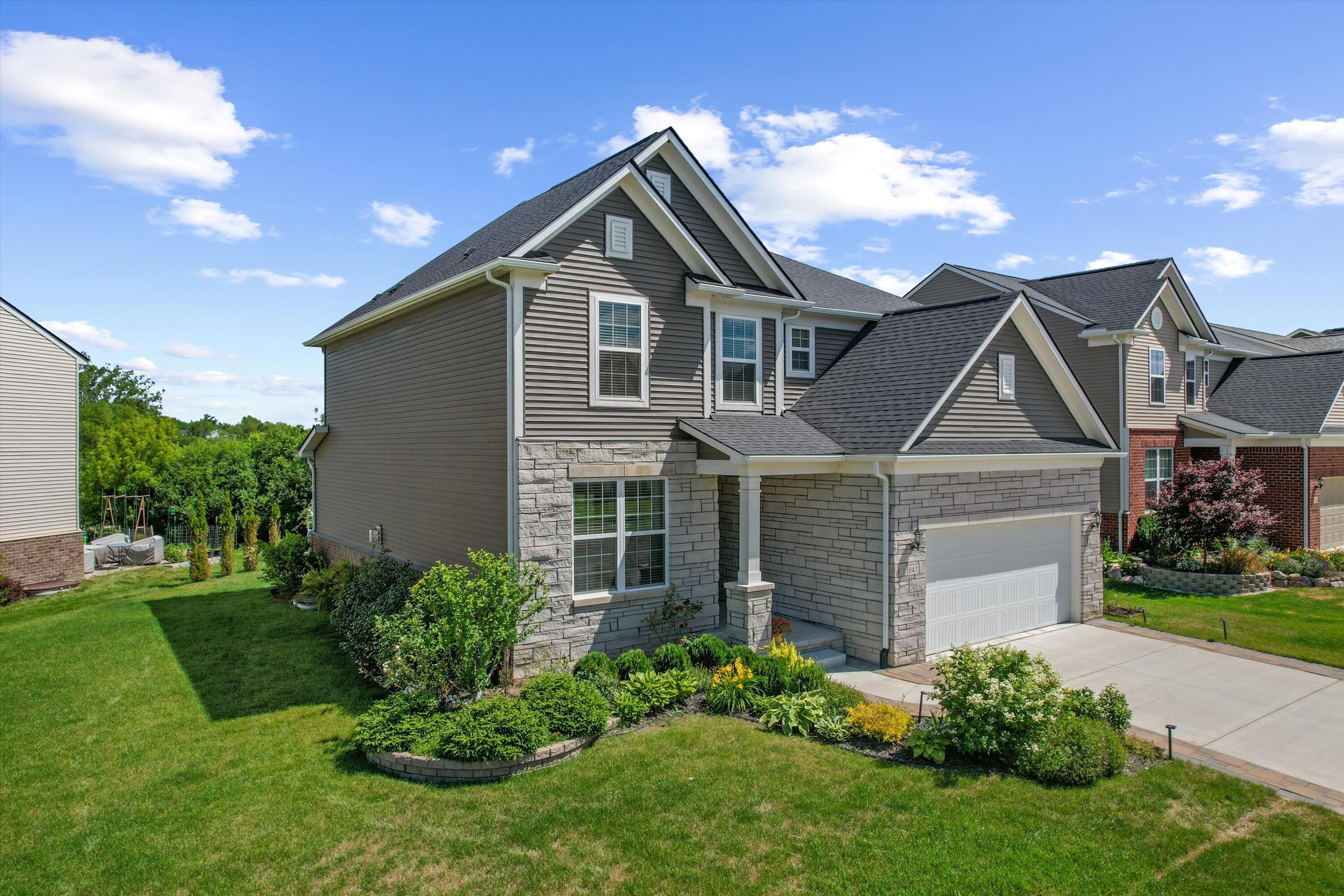 847 Groveland Circle