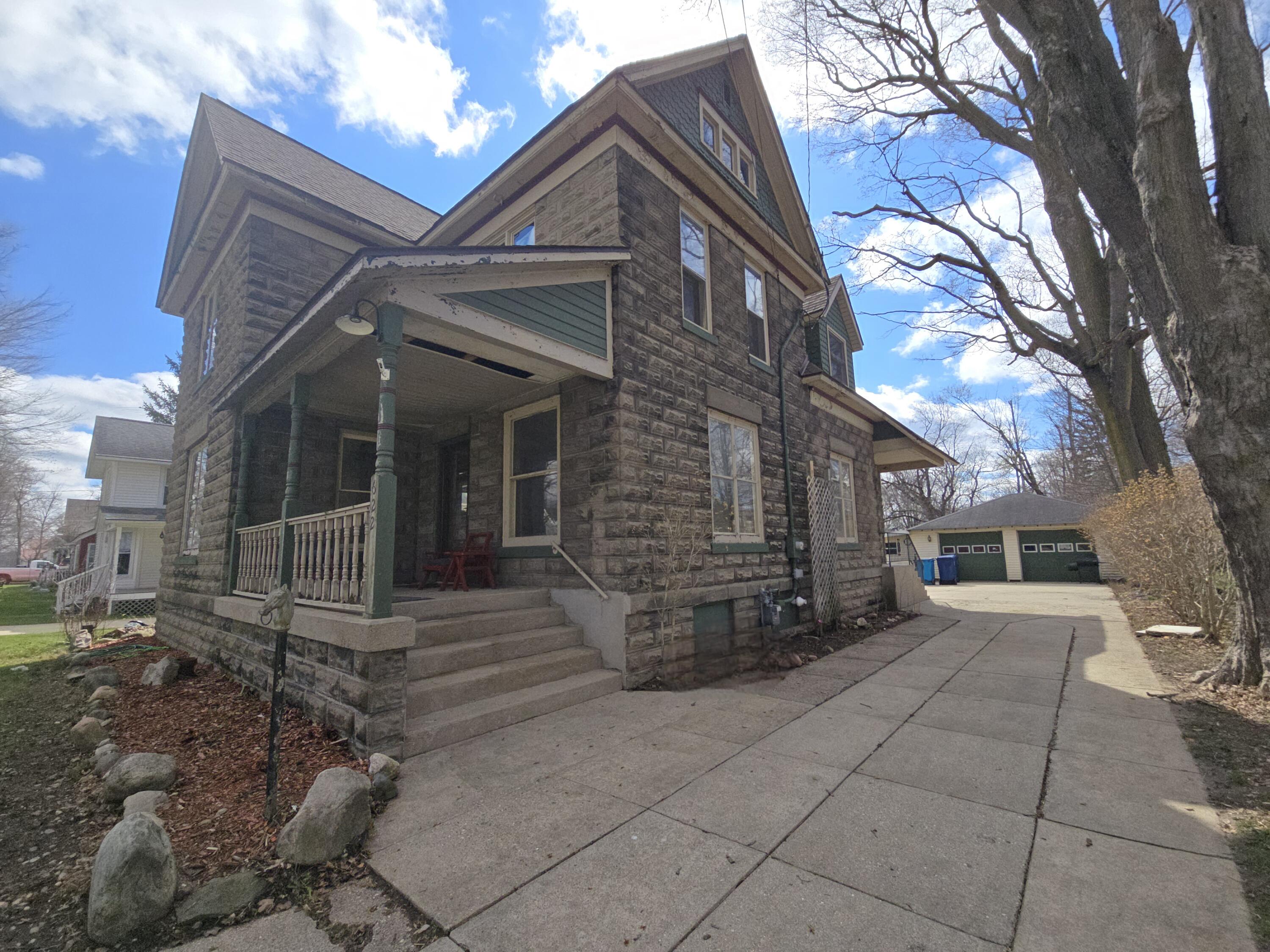 622 Maple Street Property Photo 4