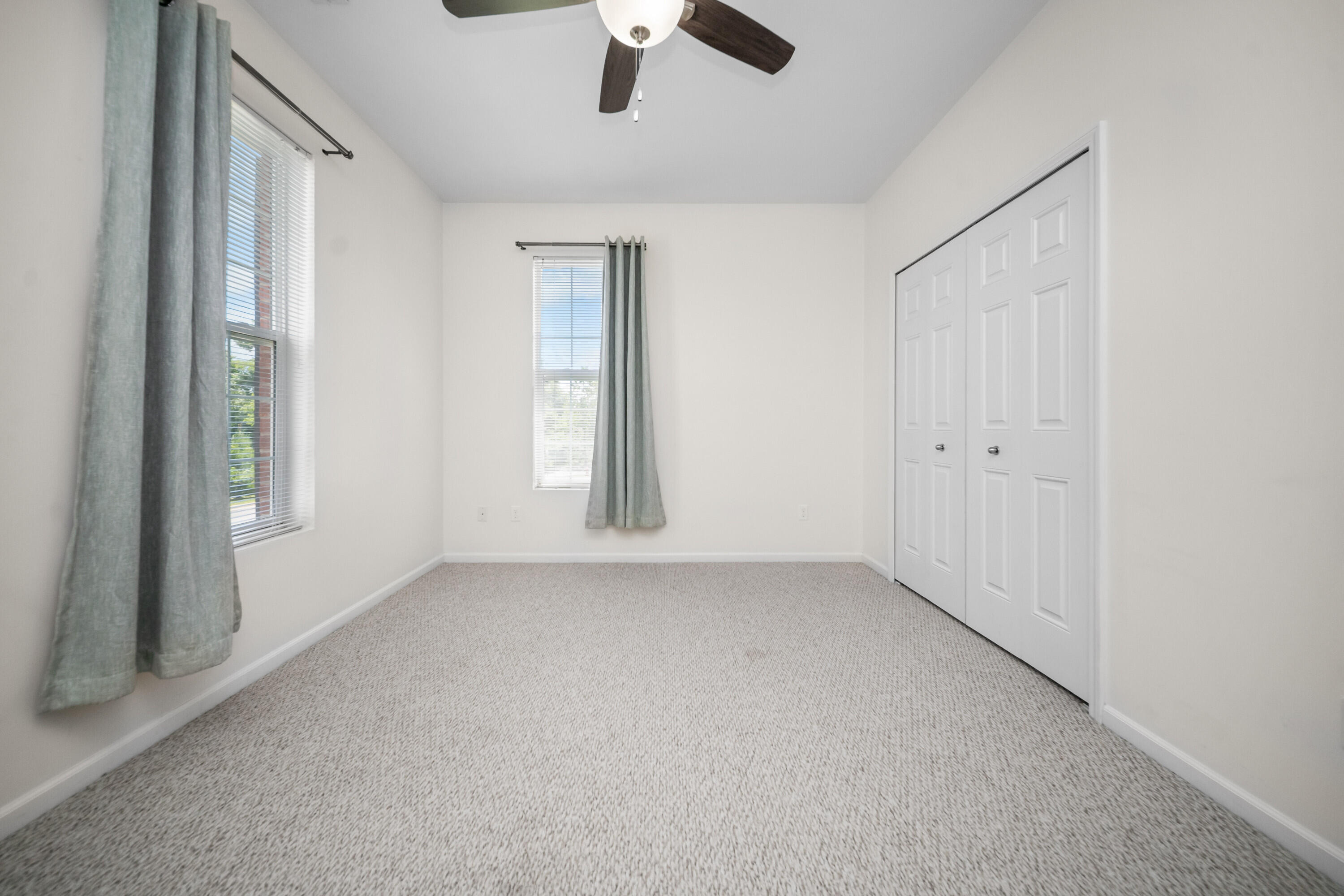 1013 E Summerfield Glen Circle 45 Property Photo 11