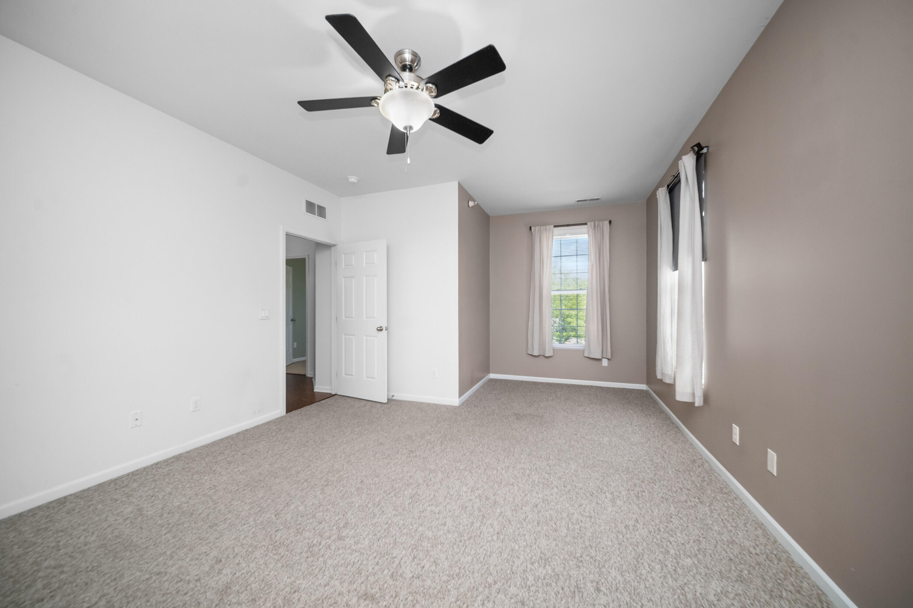 1013 E Summerfield Glen Circle 45 Property Photo 12