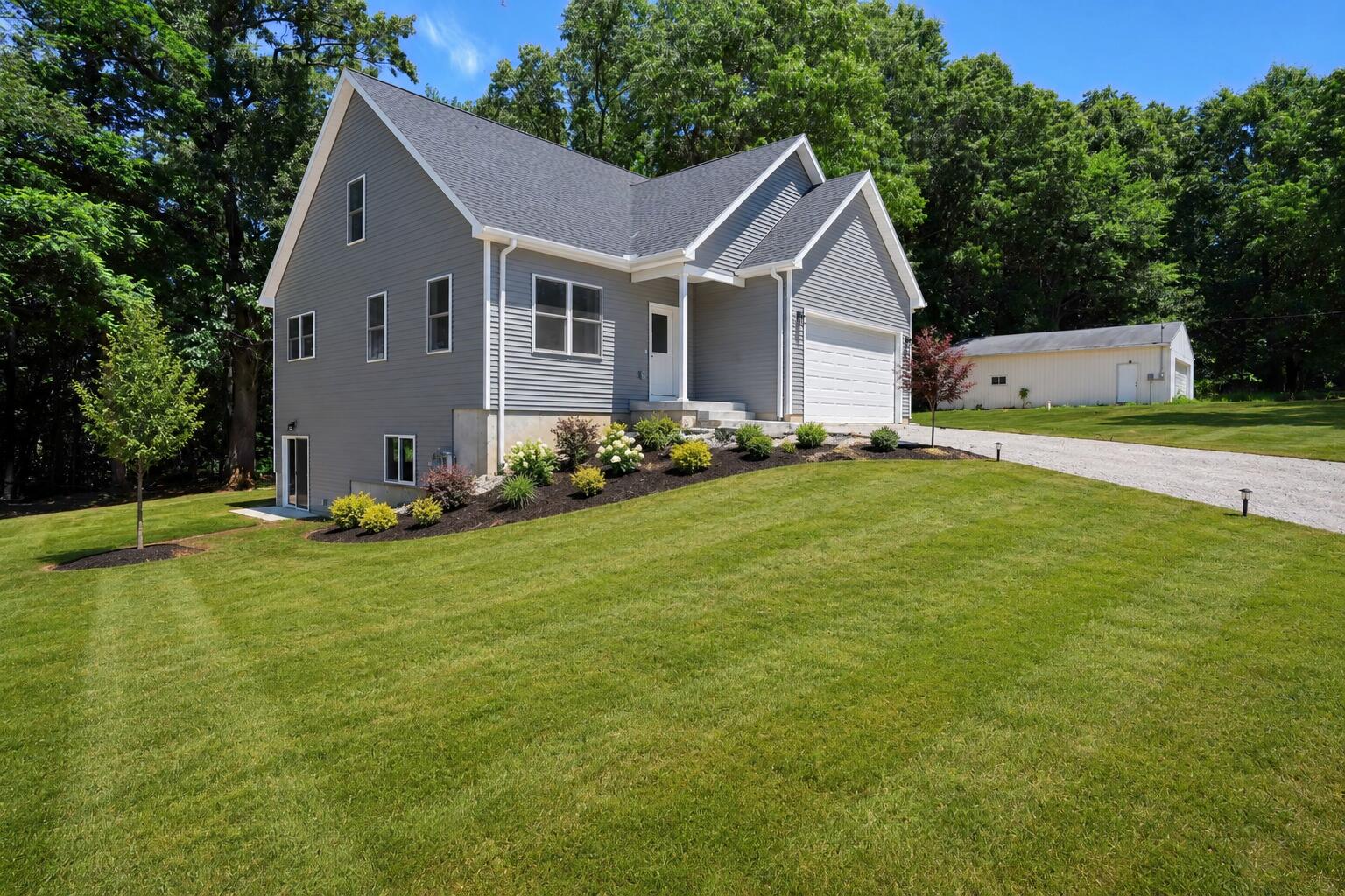 1823 N Sutton Road Property Photo 1