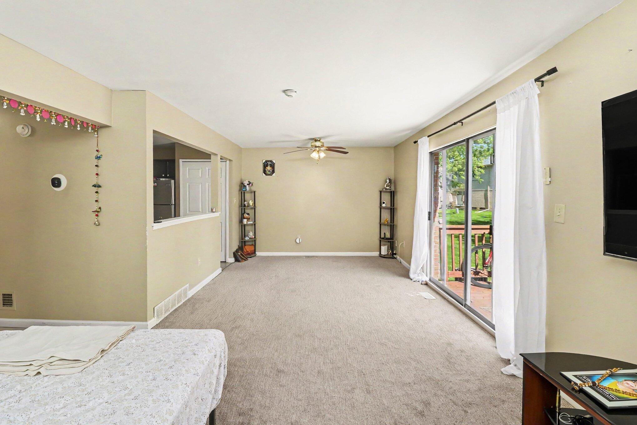 2041 W Franklin Drive Property Photo 3