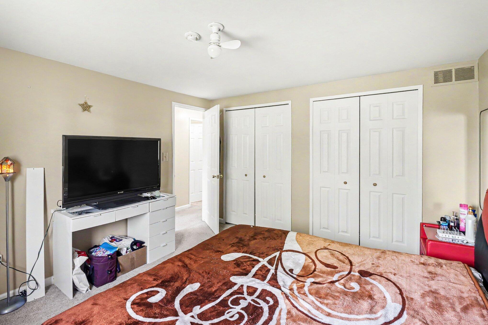 2041 W Franklin Drive Property Photo 7