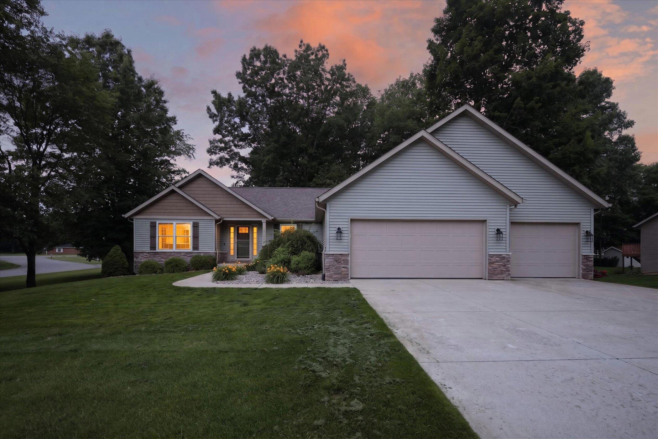 69914 Roy Drive Property Photo 1