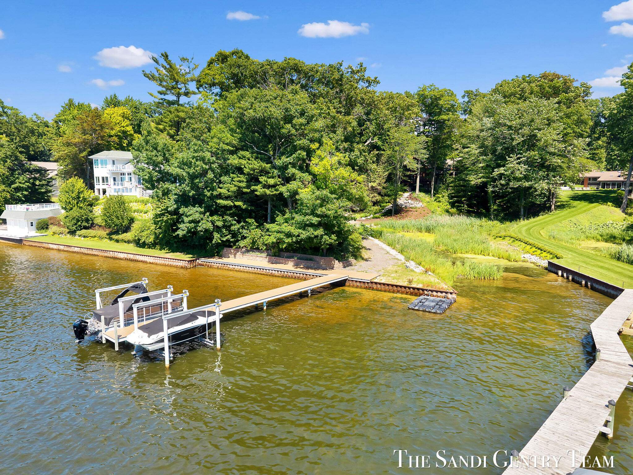 18131 N Fruitport Road Property Photo 9