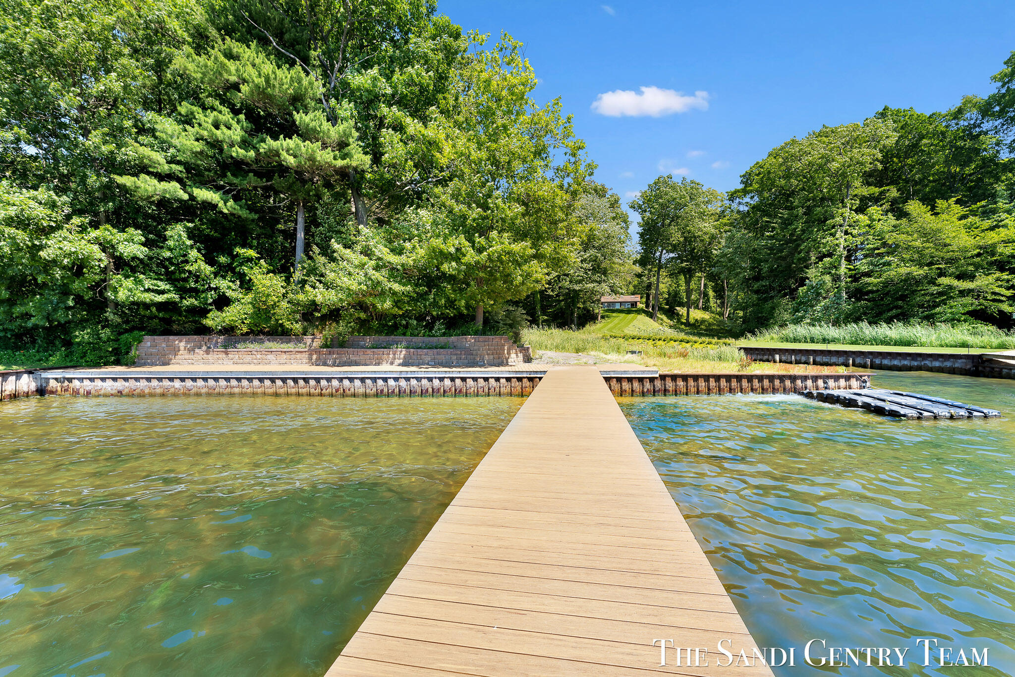 18131 N Fruitport Road Property Photo 10