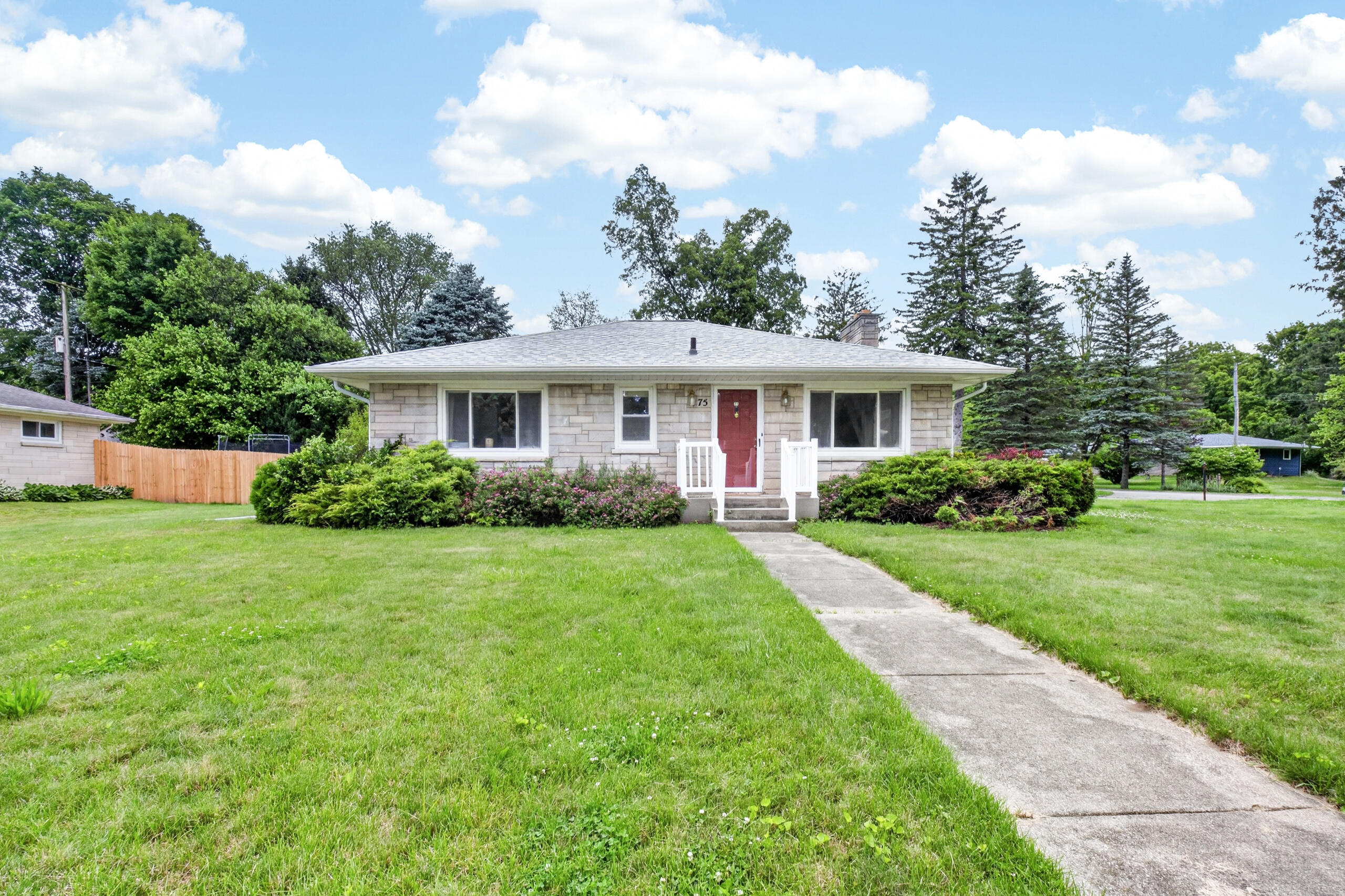 75 Hillside Drive Property Photo 1