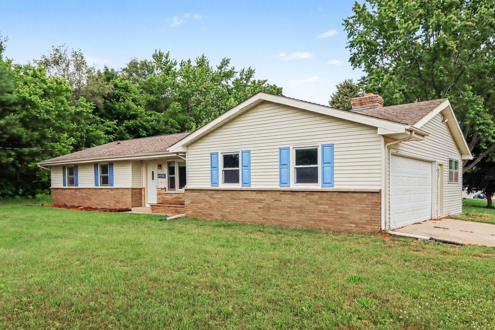 6083 Woodlea Drive Property Photo 3