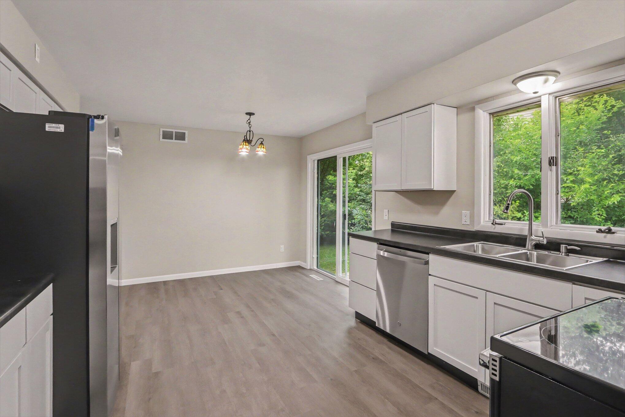 6083 Woodlea Drive Property Photo 9