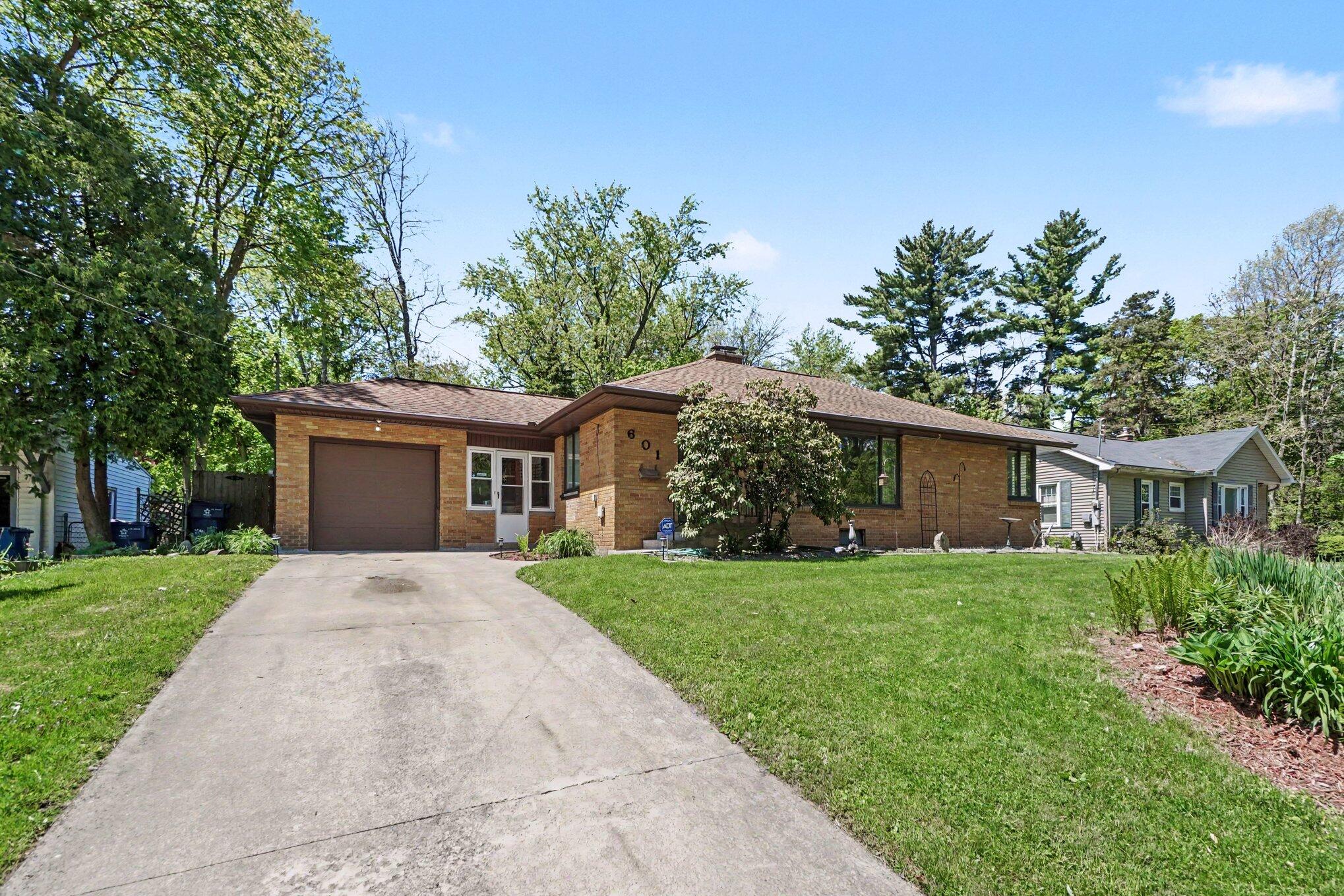 601 Jenks Boulevard Property Photo 4