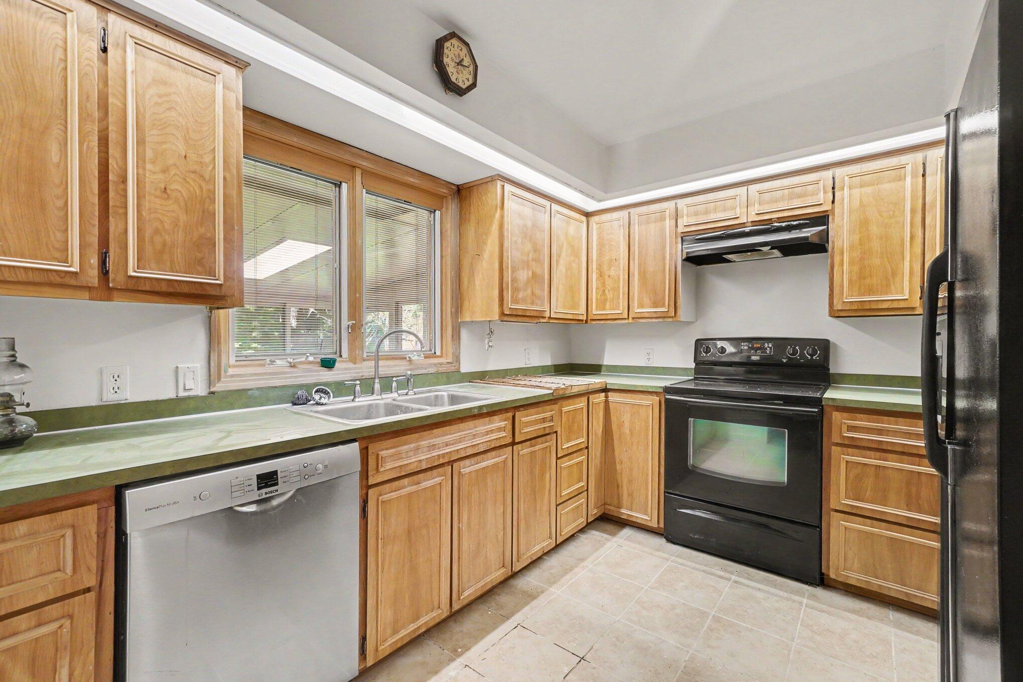 601 Jenks Boulevard Property Photo 12