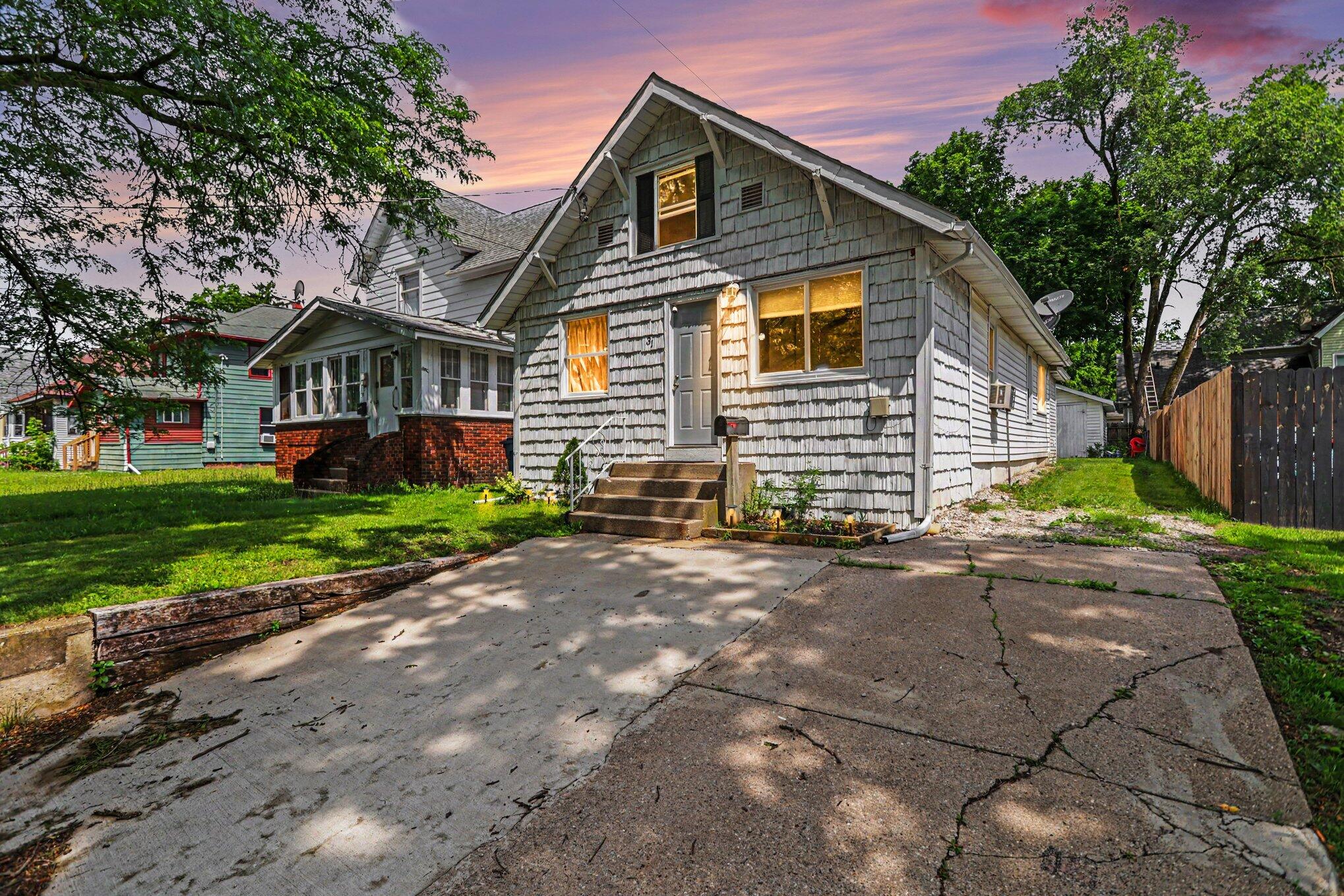 31 E Kingman Avenue E Property Photo 1