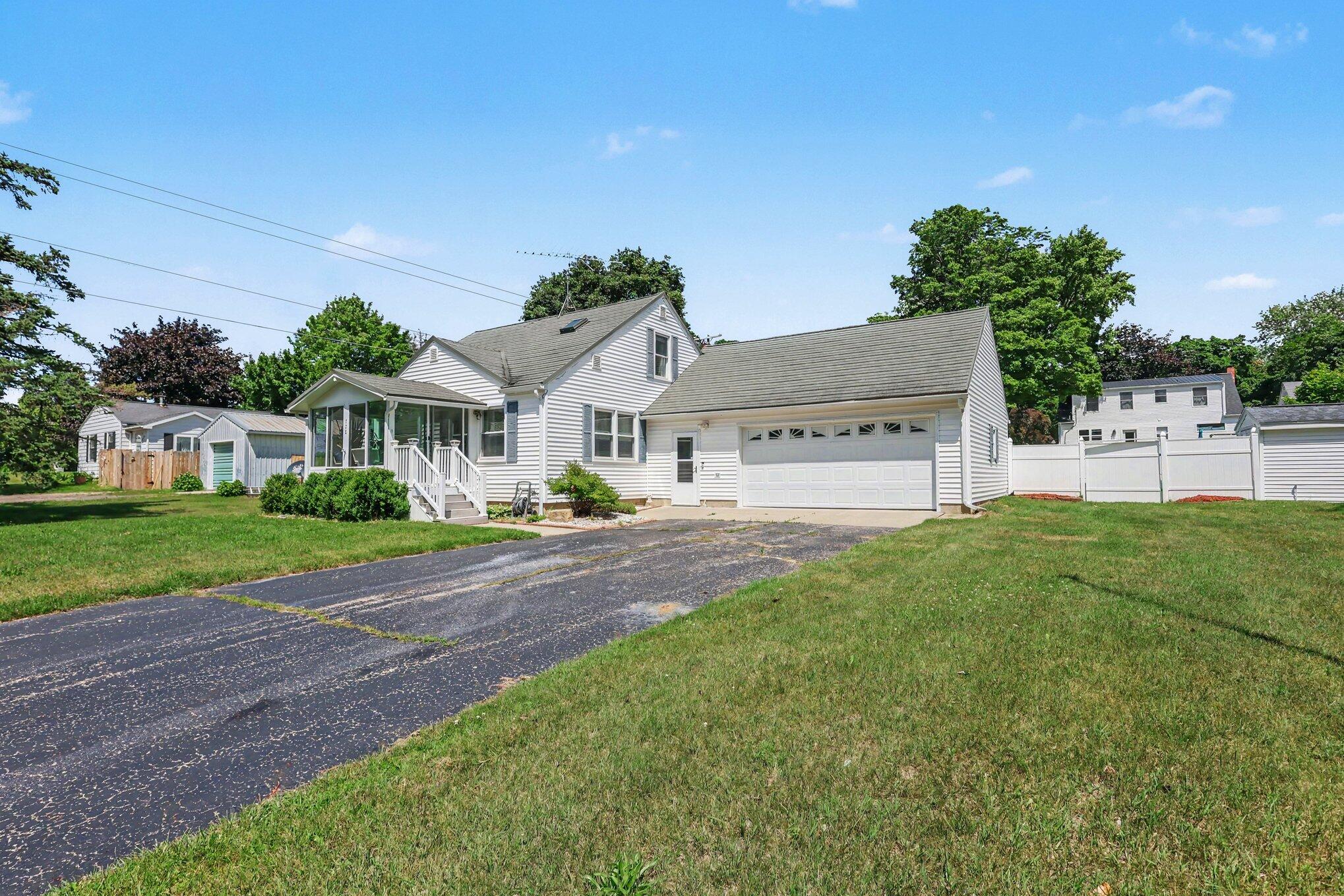 728 Ohio Avenue Property Photo 2