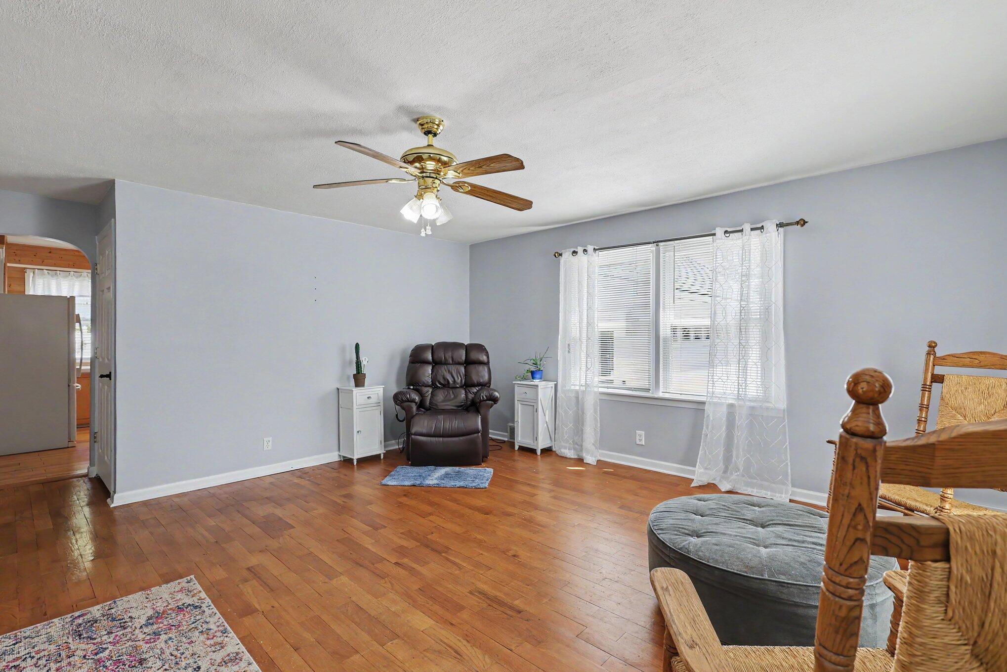 728 Ohio Avenue Property Photo 4