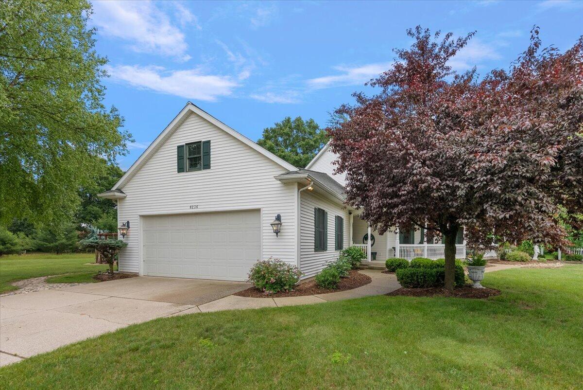 8236 Alpine Avenue Nw Property Photo 7