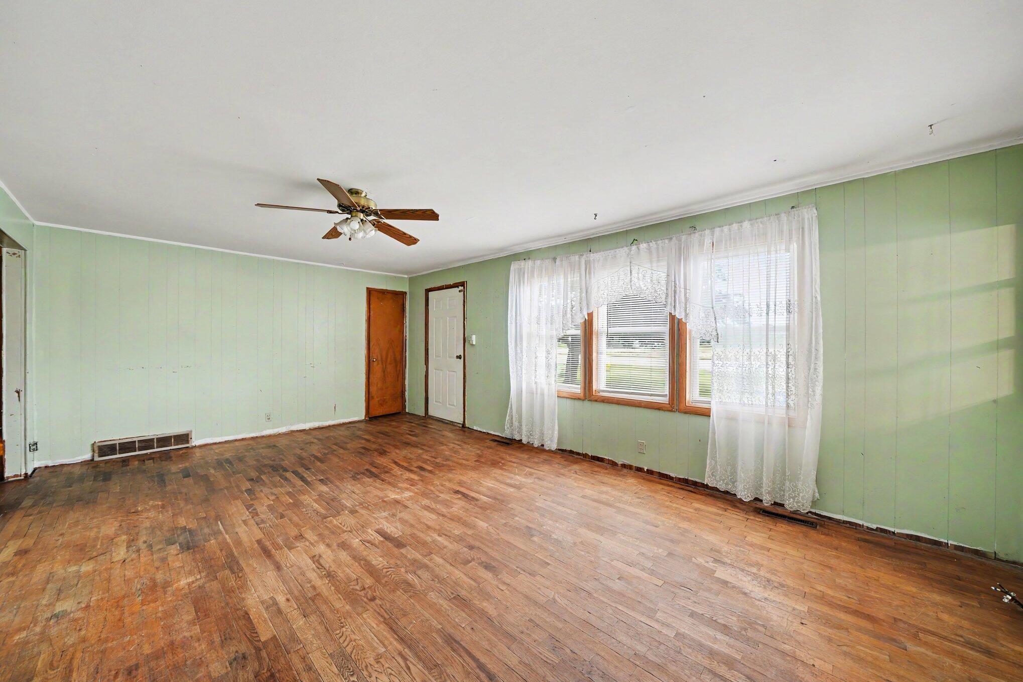 2356 E Napier Avenue Property Photo 3