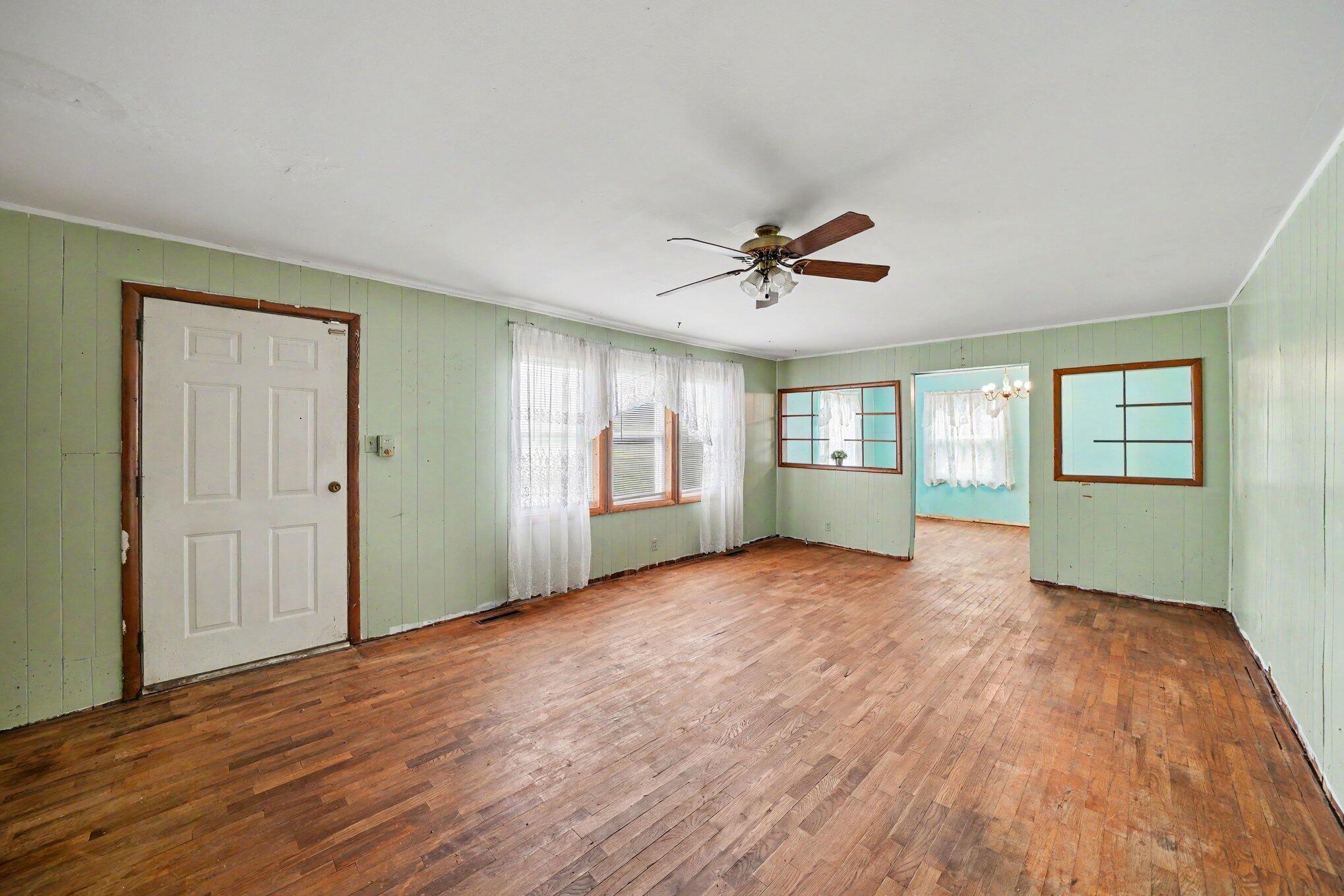 2356 E Napier Avenue Property Photo 4