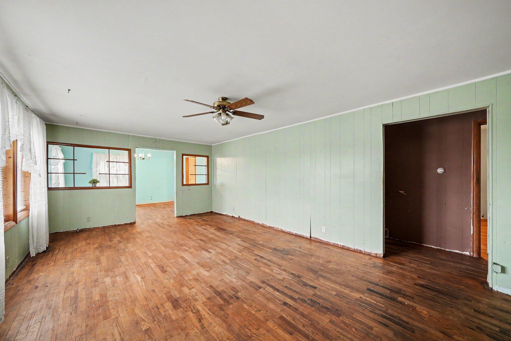 2356 E Napier Avenue Property Photo 5