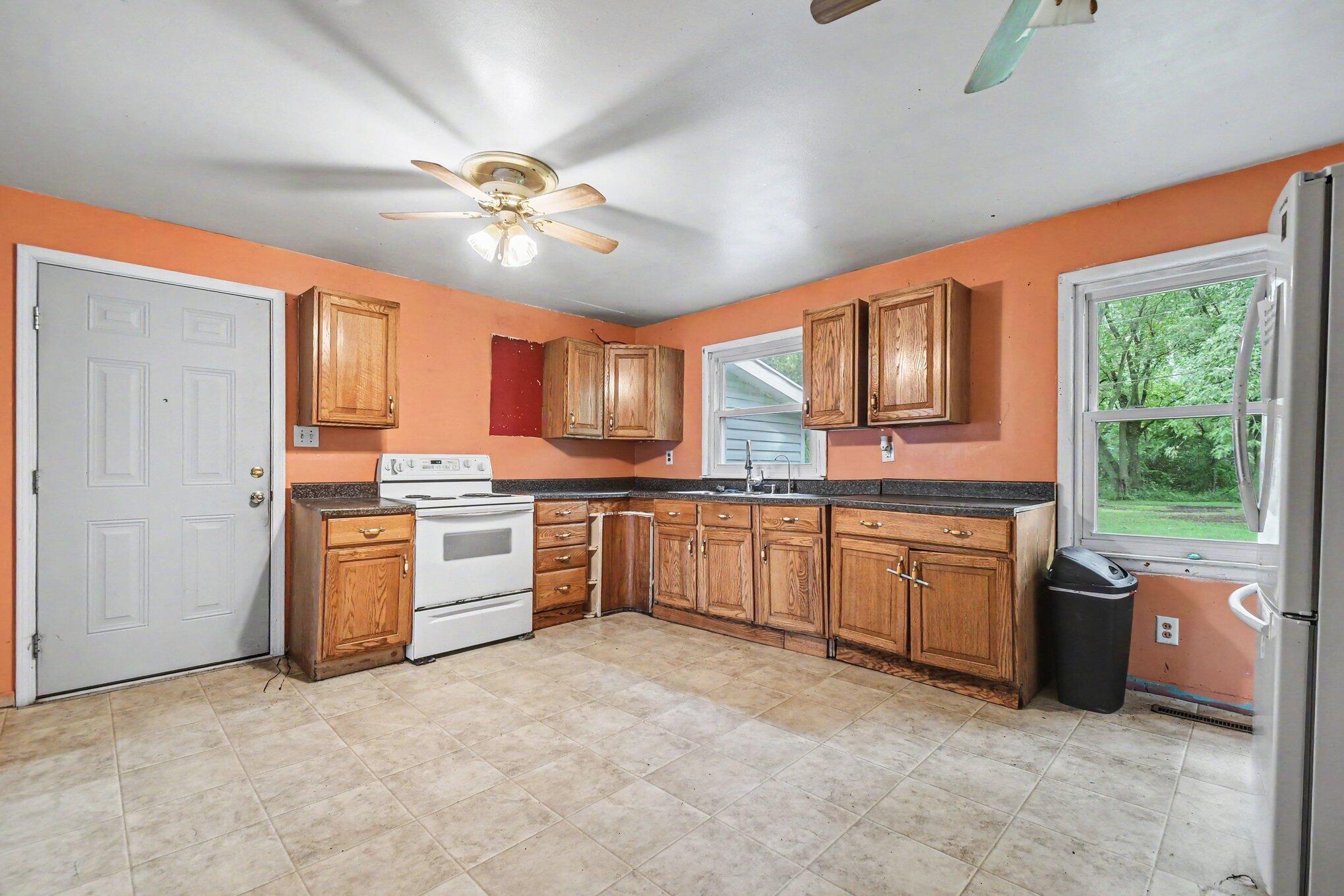 2356 E Napier Avenue Property Photo 8