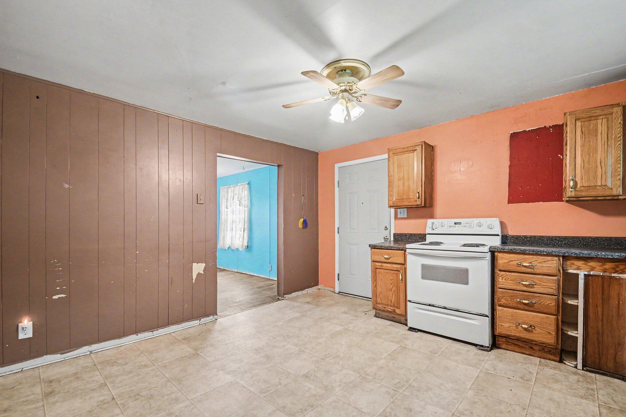 2356 E Napier Avenue Property Photo 9