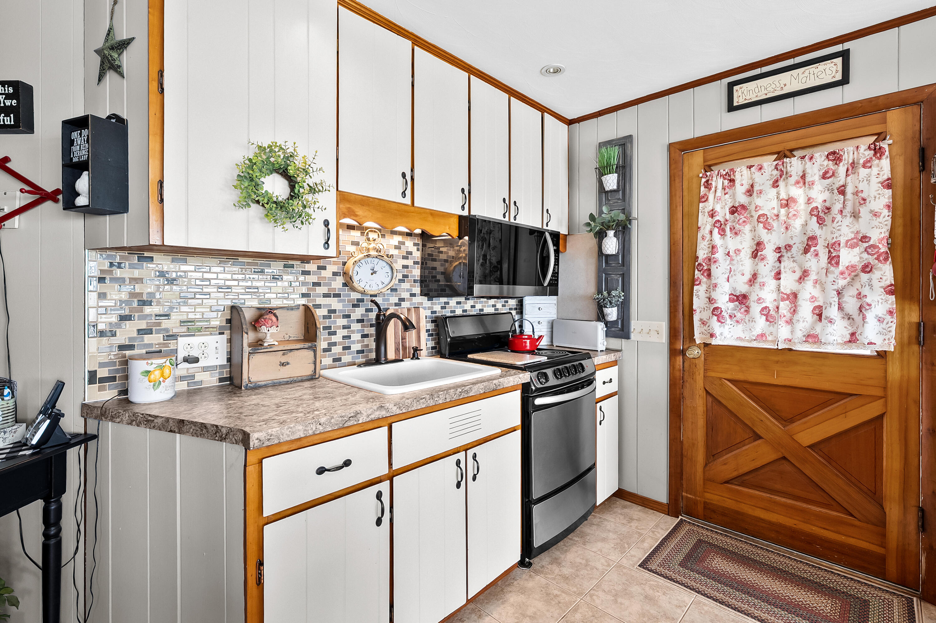 2282 Parker Drive Property Photo 15