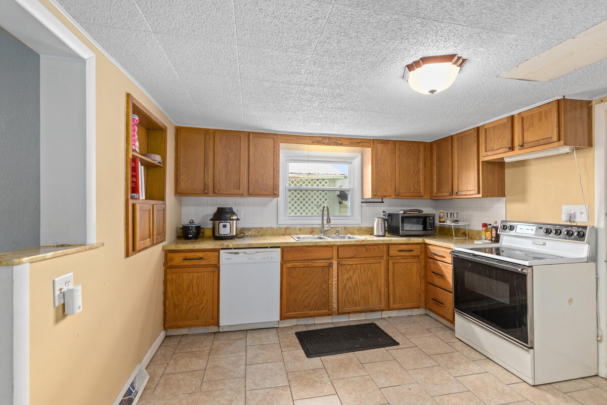 8938 Gibson Avenue Property Photo 8