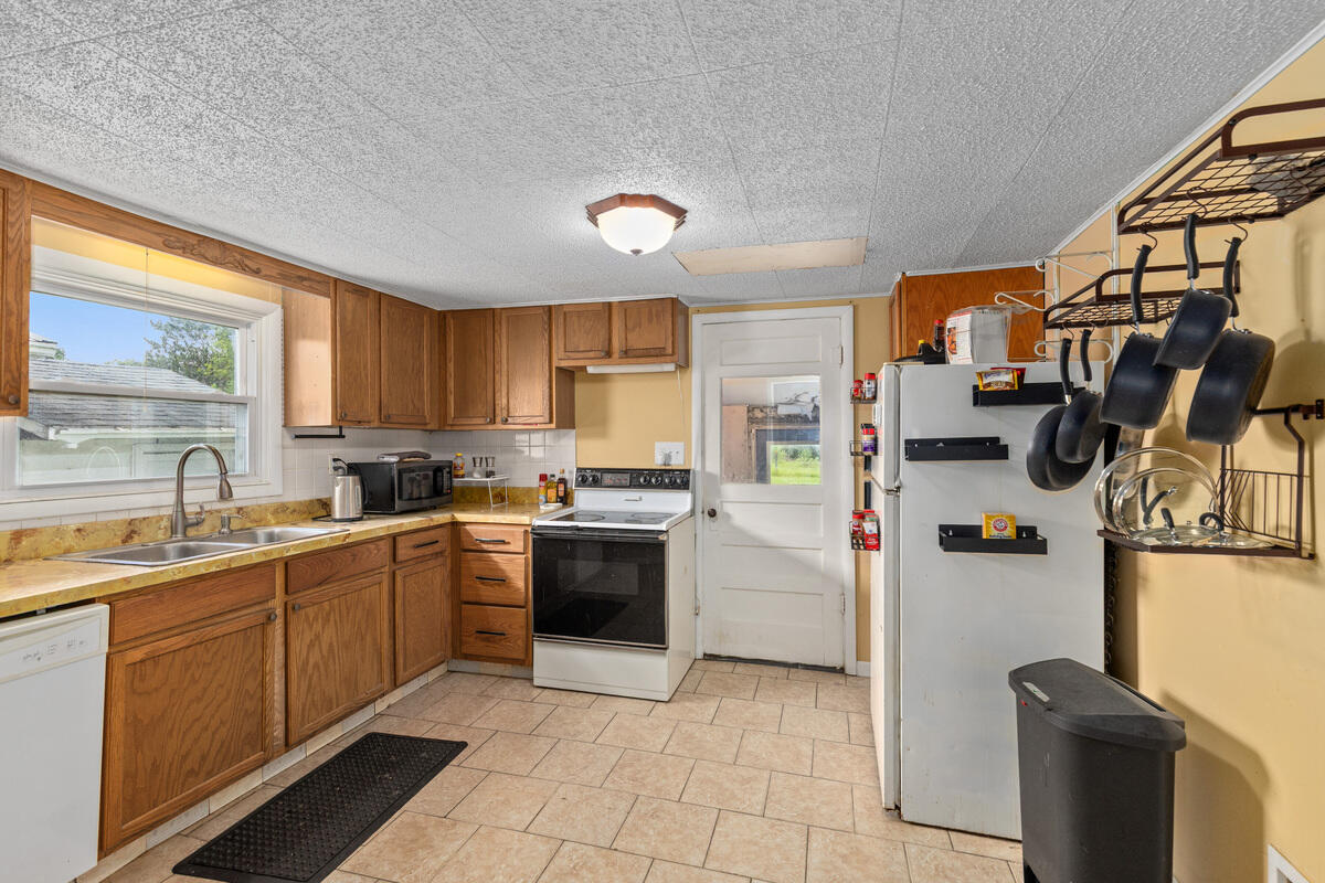 8938 Gibson Avenue Property Photo 9