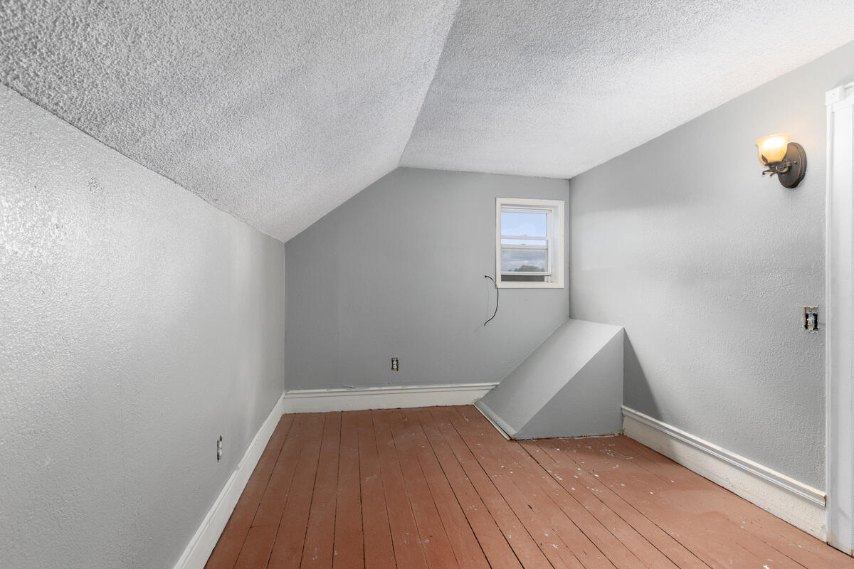 8938 Gibson Avenue Property Photo 17