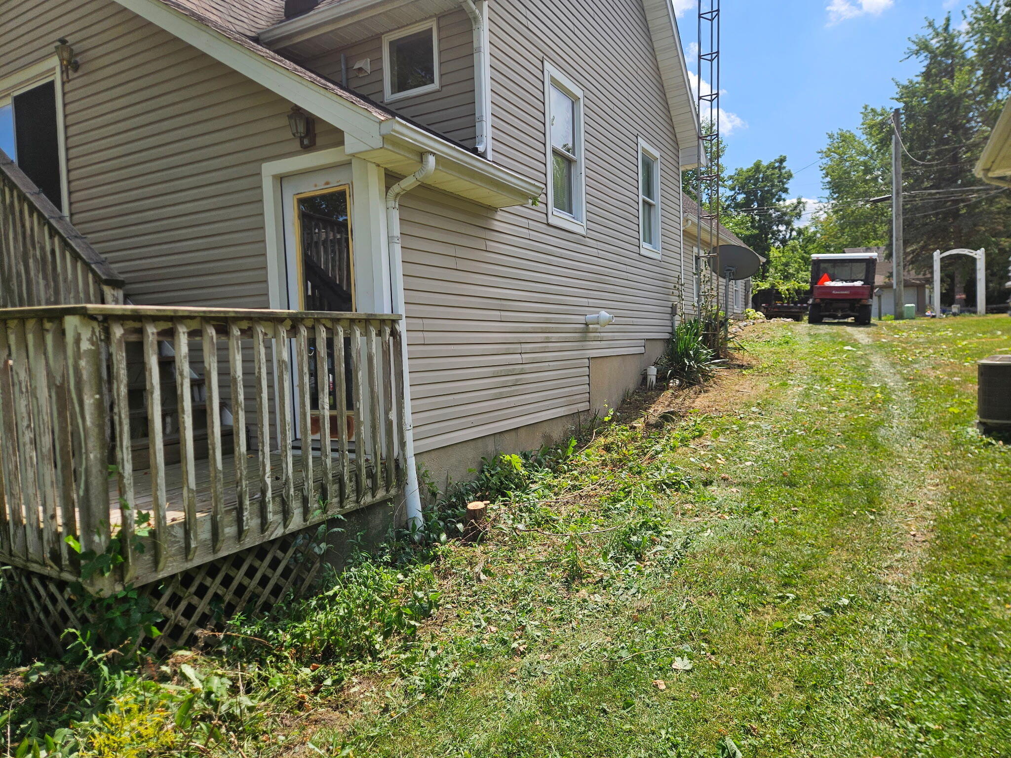 12004 Elmdale Drive Property Photo 8
