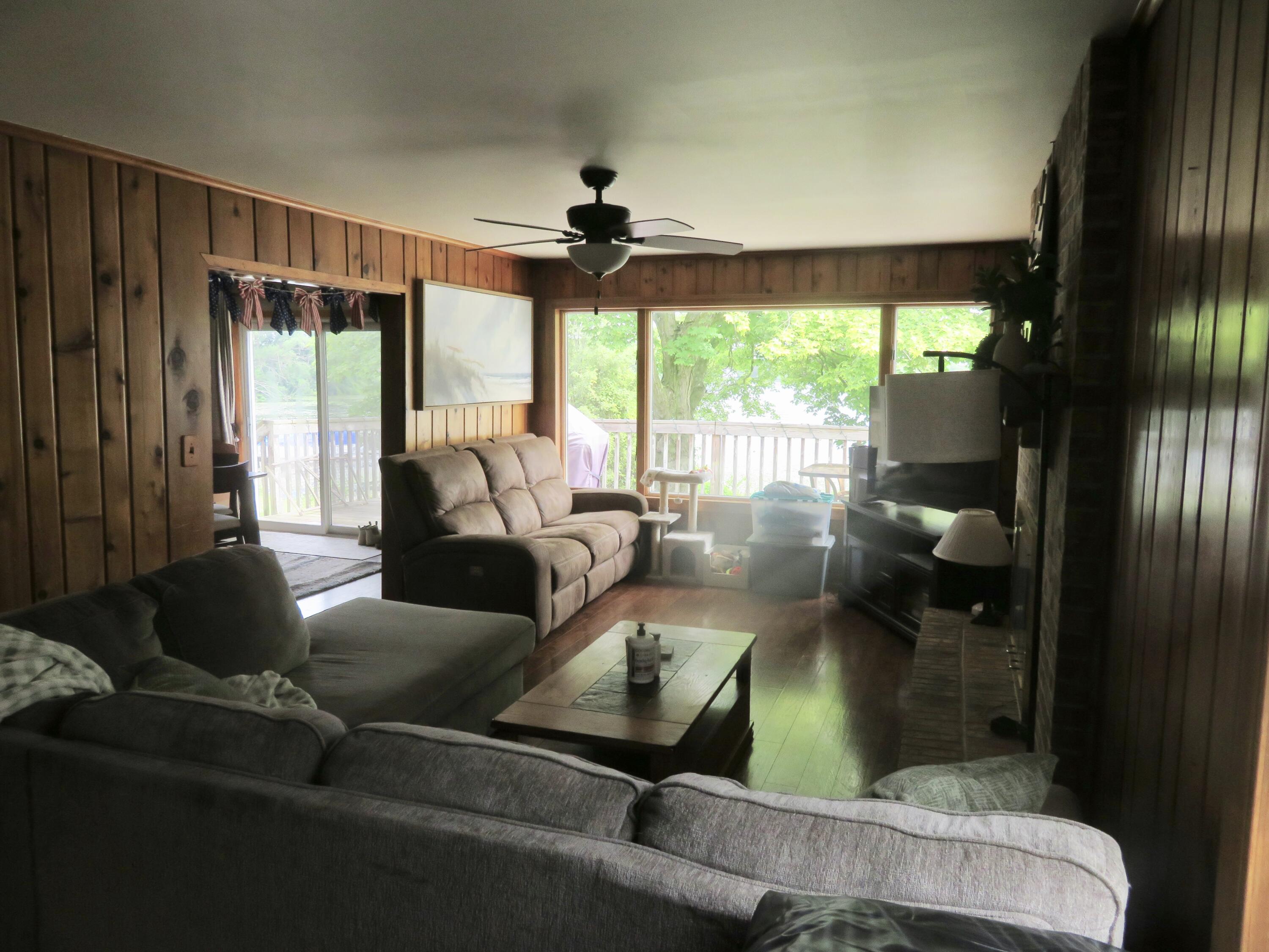 12004 Elmdale Drive Property Photo 16