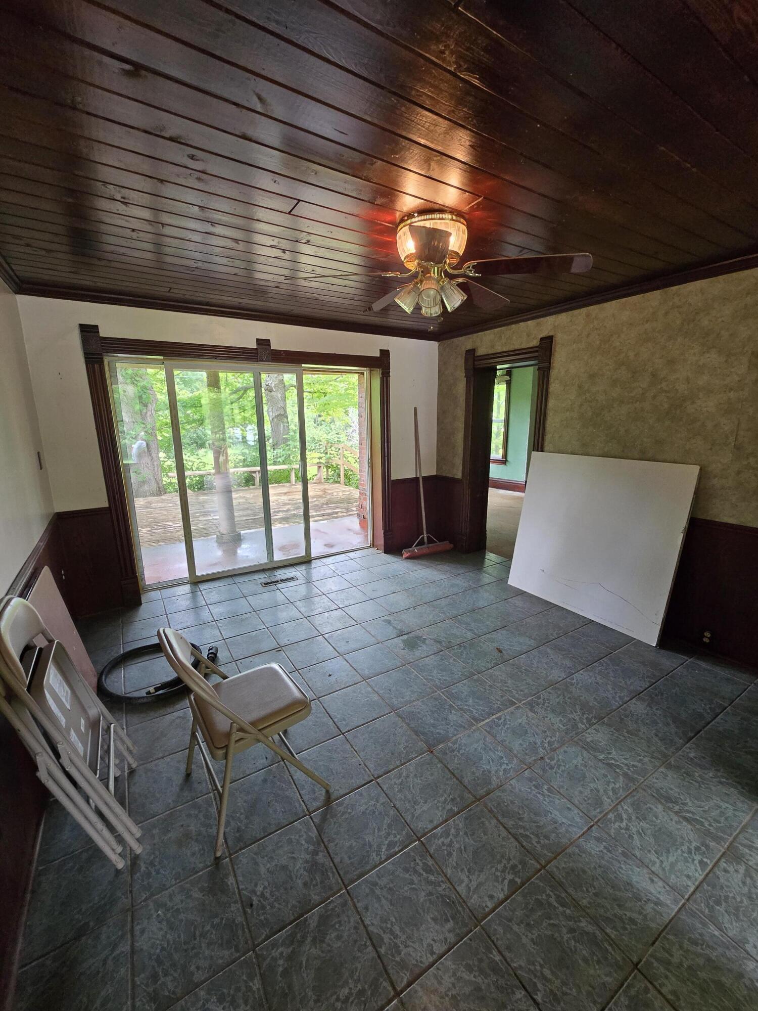 8733 S Cochran Avenue Property Photo 27