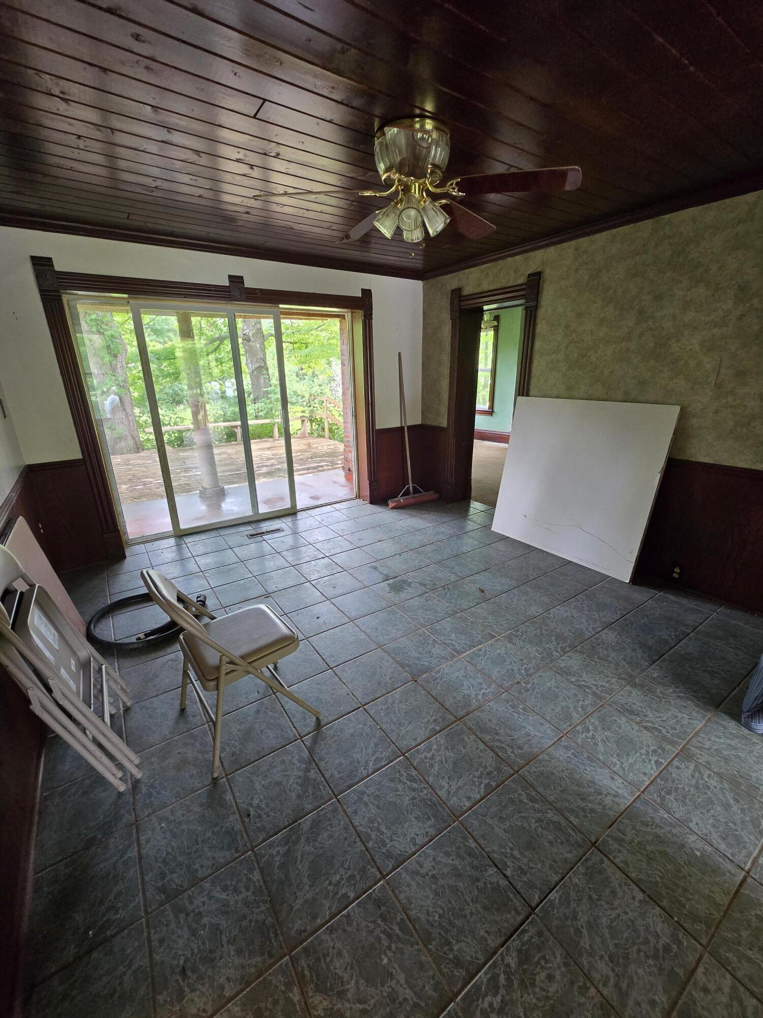 8733 S Cochran Avenue Property Photo 28