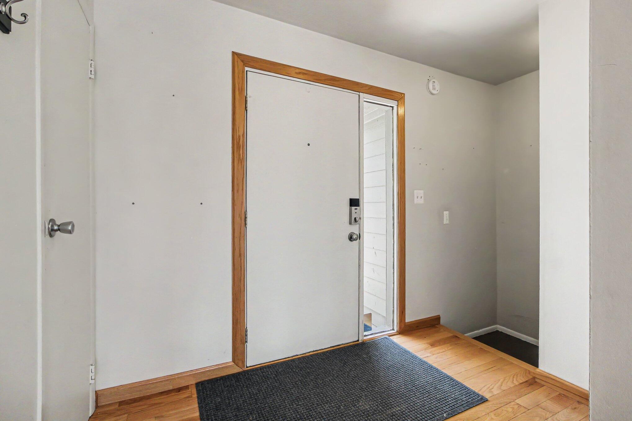 761 Skynob Drive Property Photo 4