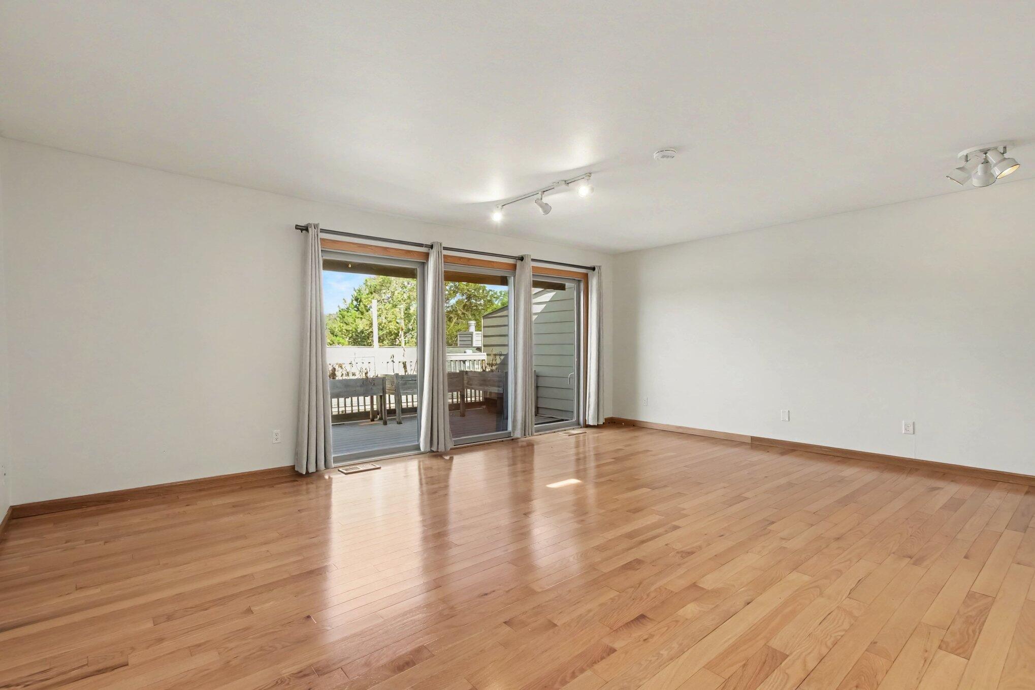 761 Skynob Drive Property Photo 6
