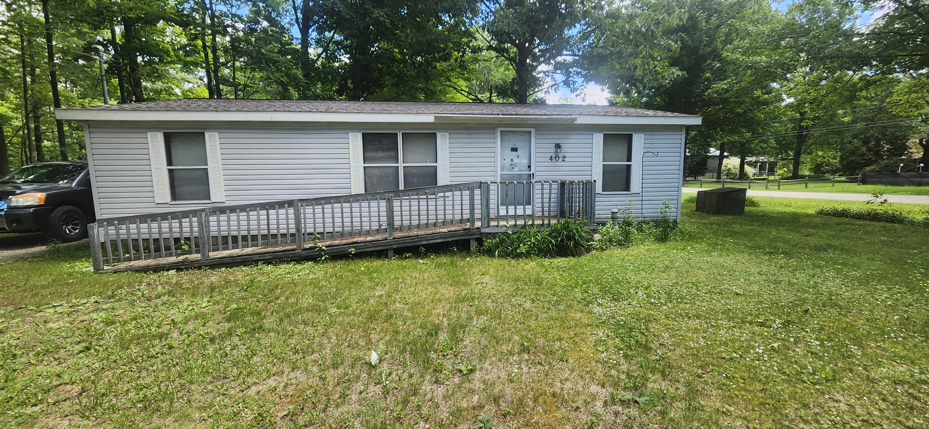 402 Northway Drive Property Photo 1