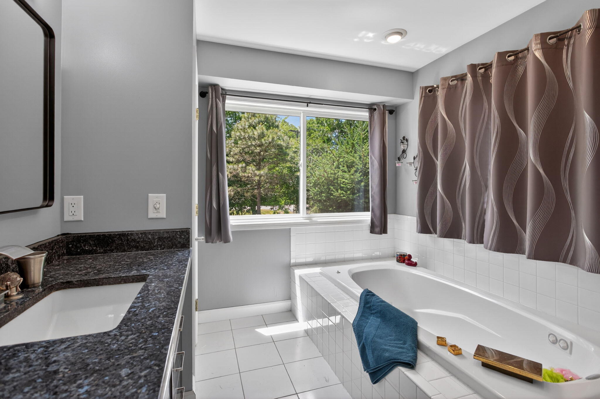 7448 Reed Road Property Photo 30