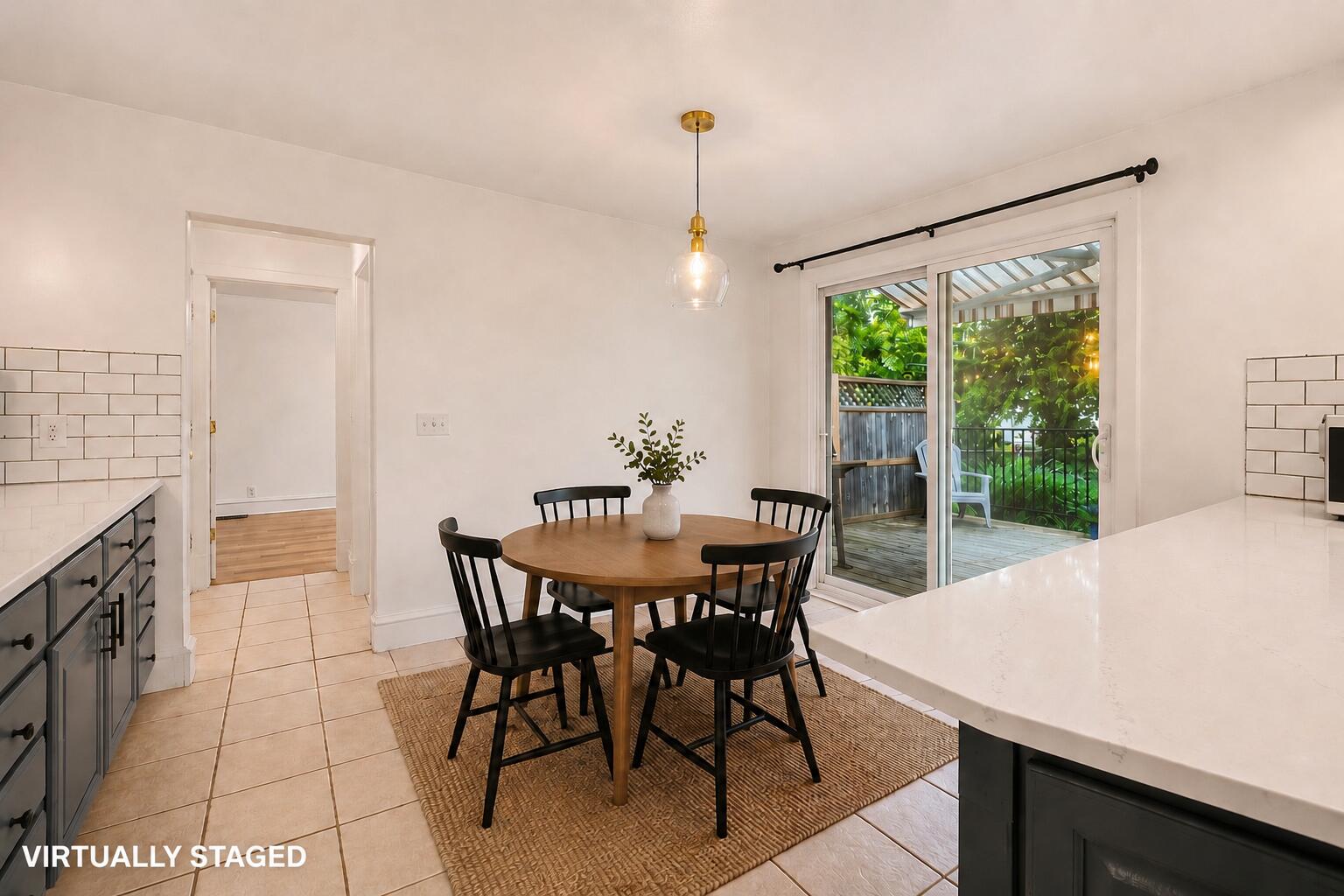 220 E James Street Property Photo 6