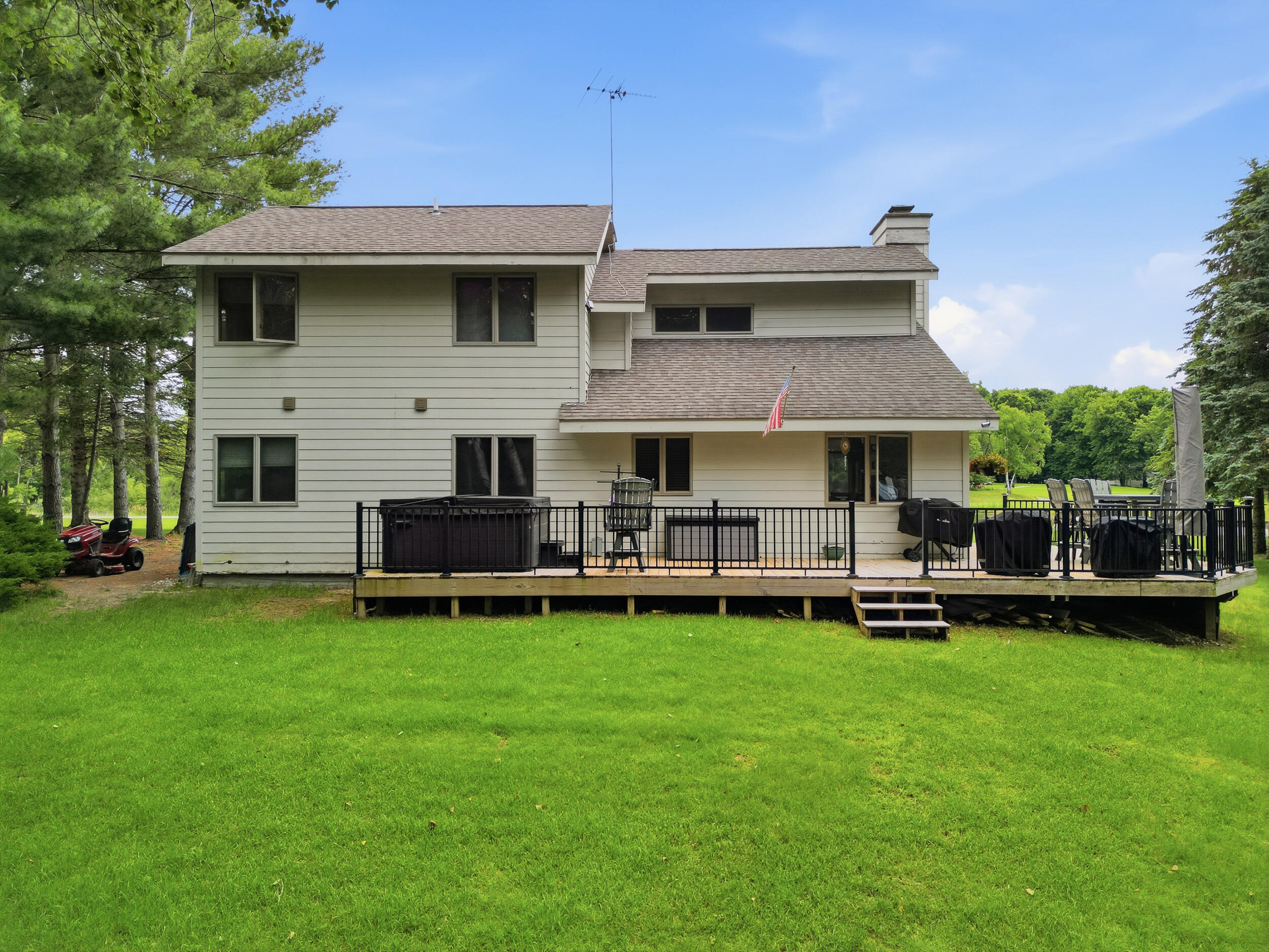 9551 Clubhouse Drive W Property Photo 32