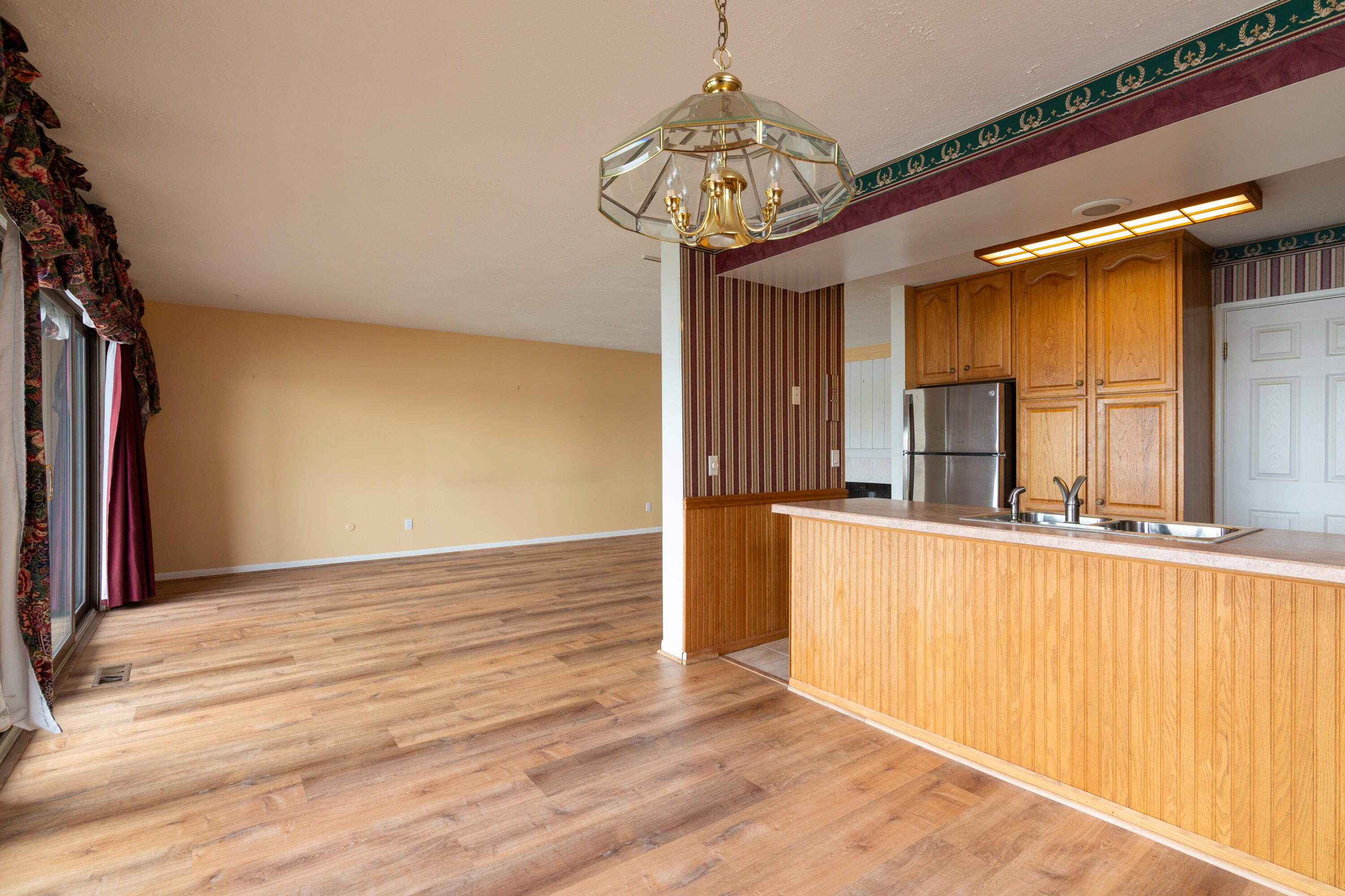 873 Cliffs Drive 105 Property Photo 5