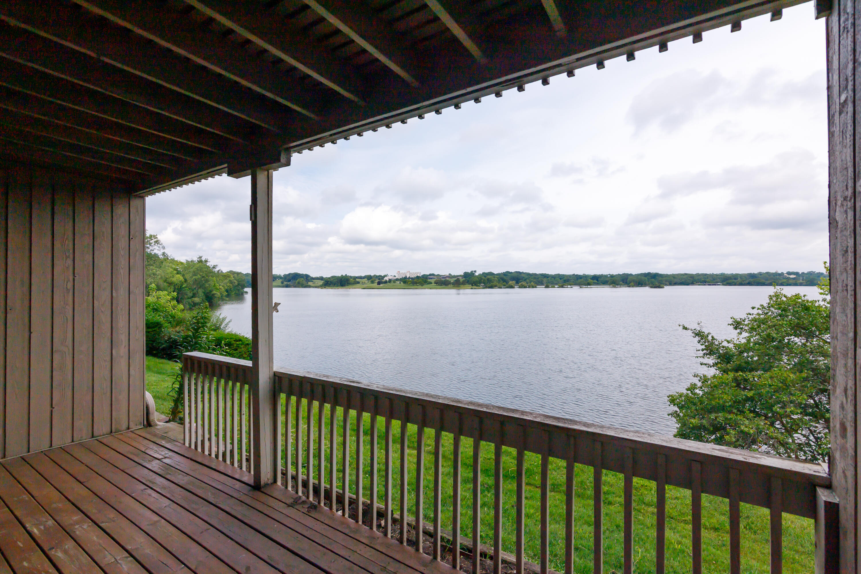 873 Cliffs Drive 105 Property Photo 8